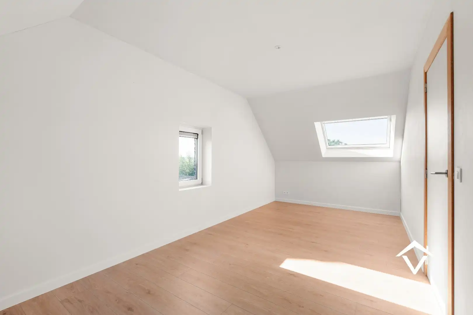 Ruime, energiezuinige gezinswoning met 6 slaapkamers, carport en zuidgerichte tuin foto 24