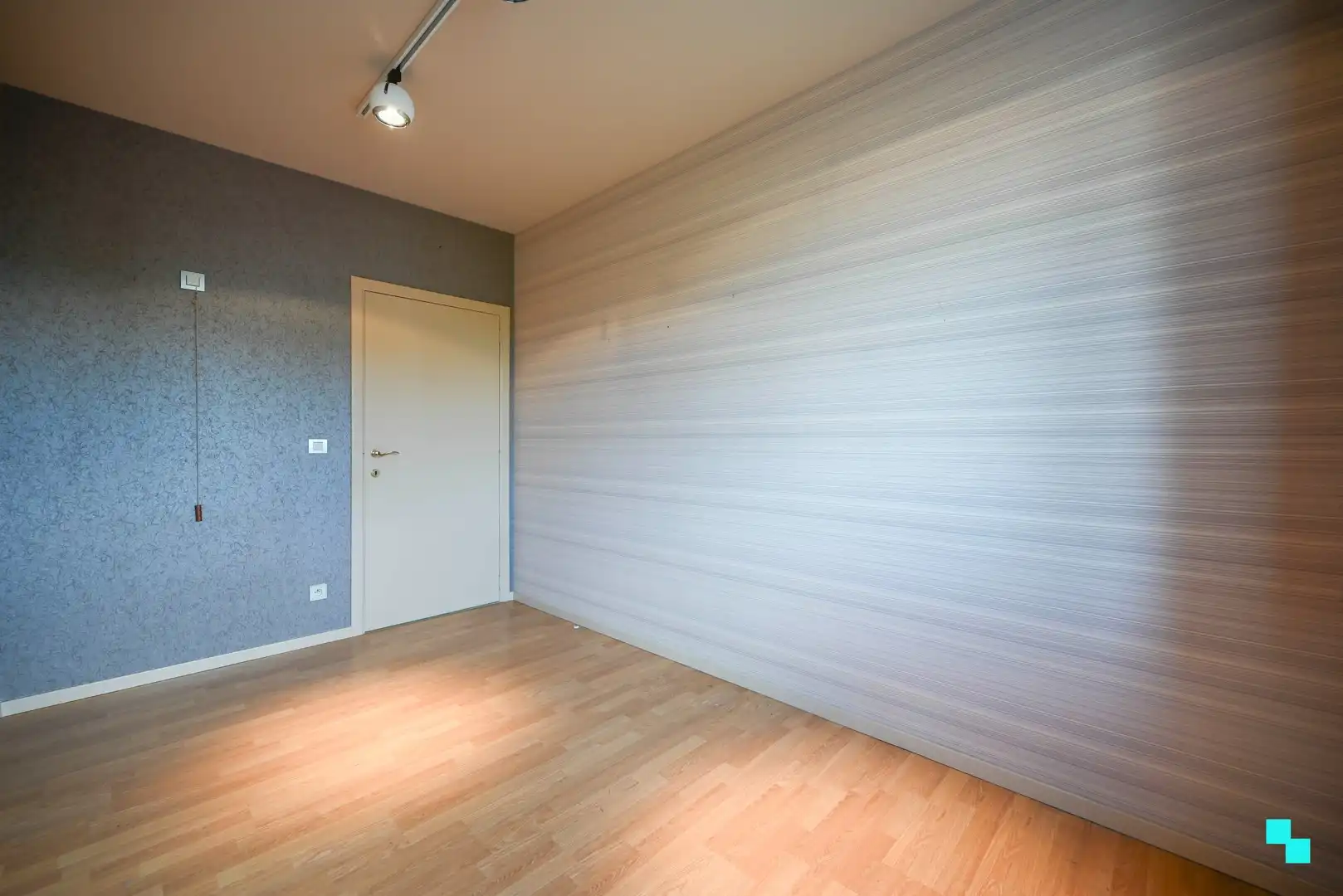 Centraal gelegen appartement in Oostrozebeke foto 17