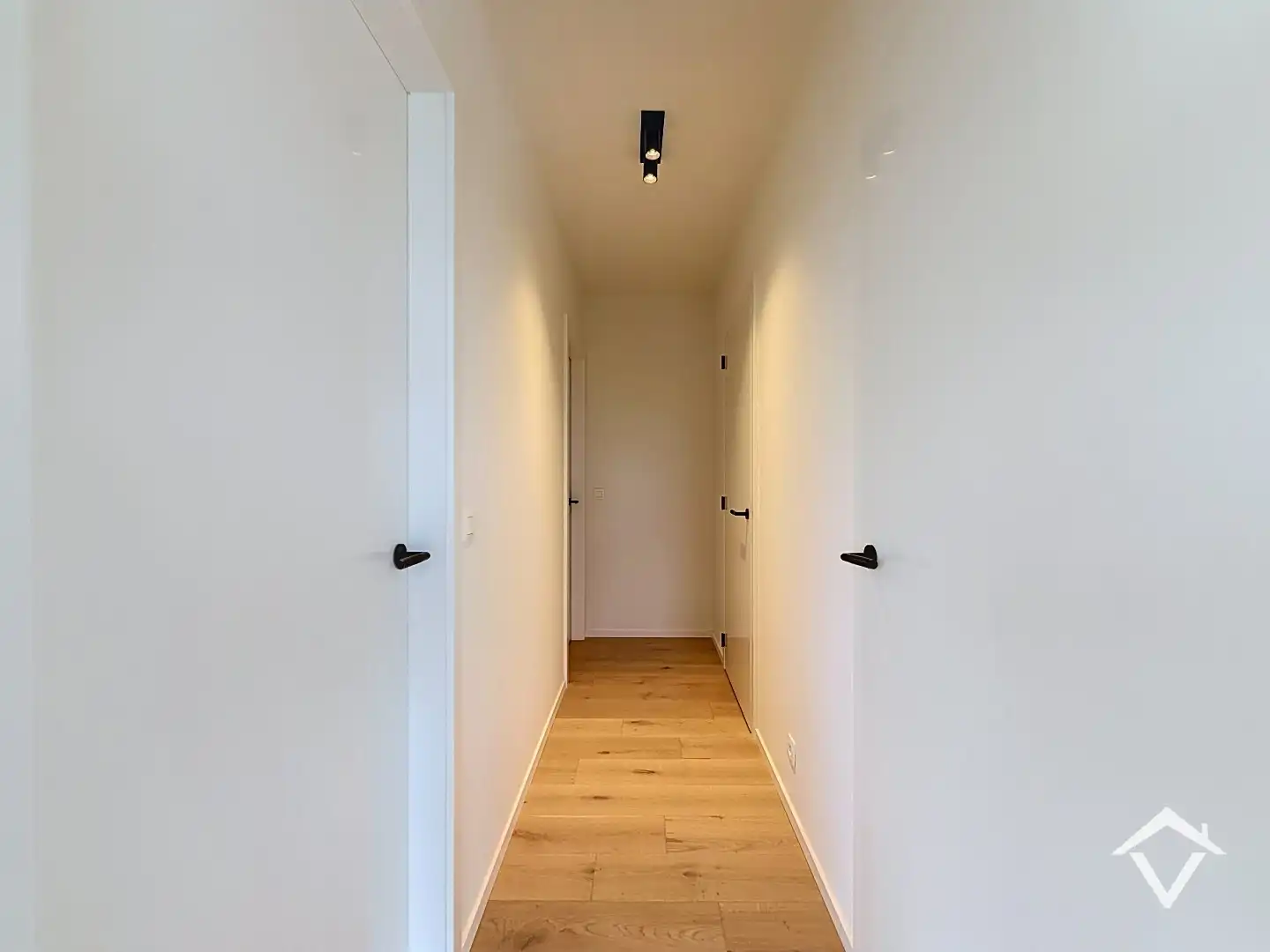 Prachtige penthouse met twee slaapkamers, autostaanplaats en zonnig terras te Rumbeke foto 13