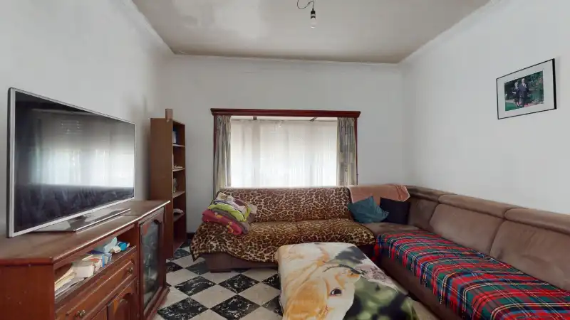 Woning van 197m² op een perceel van 8 are foto 4