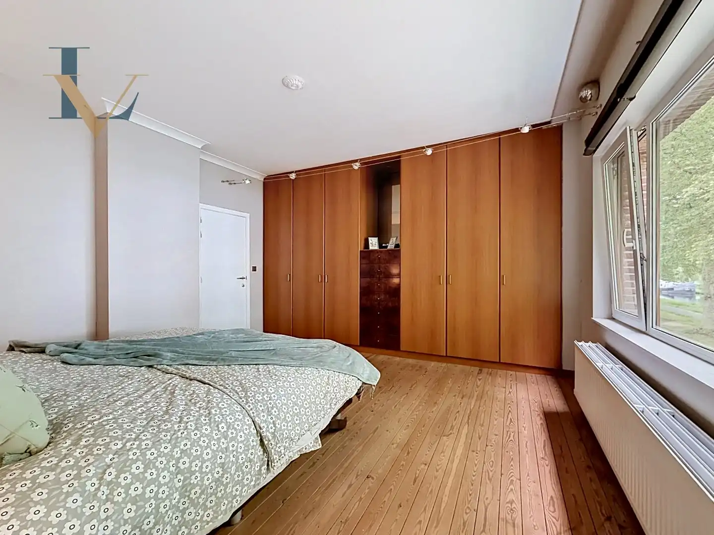 Charmante instapklare woning met 2 à 3 slpk. aan de vaart in Schoten nabij het centrum.  foto 23