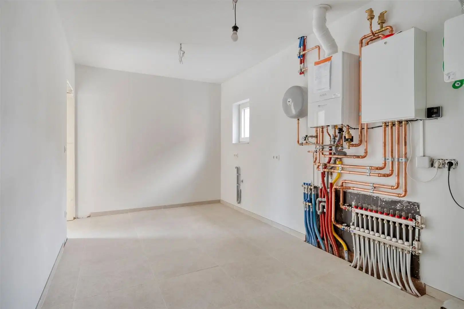 TE KOOP: Volledig gerenoveerde en instapklare woning met 3 slaapkamers te Koersel! foto 15