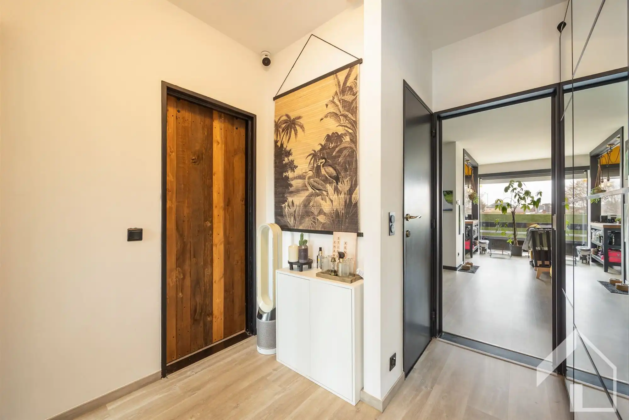 Instapklaar appartement met zwembad! foto 17