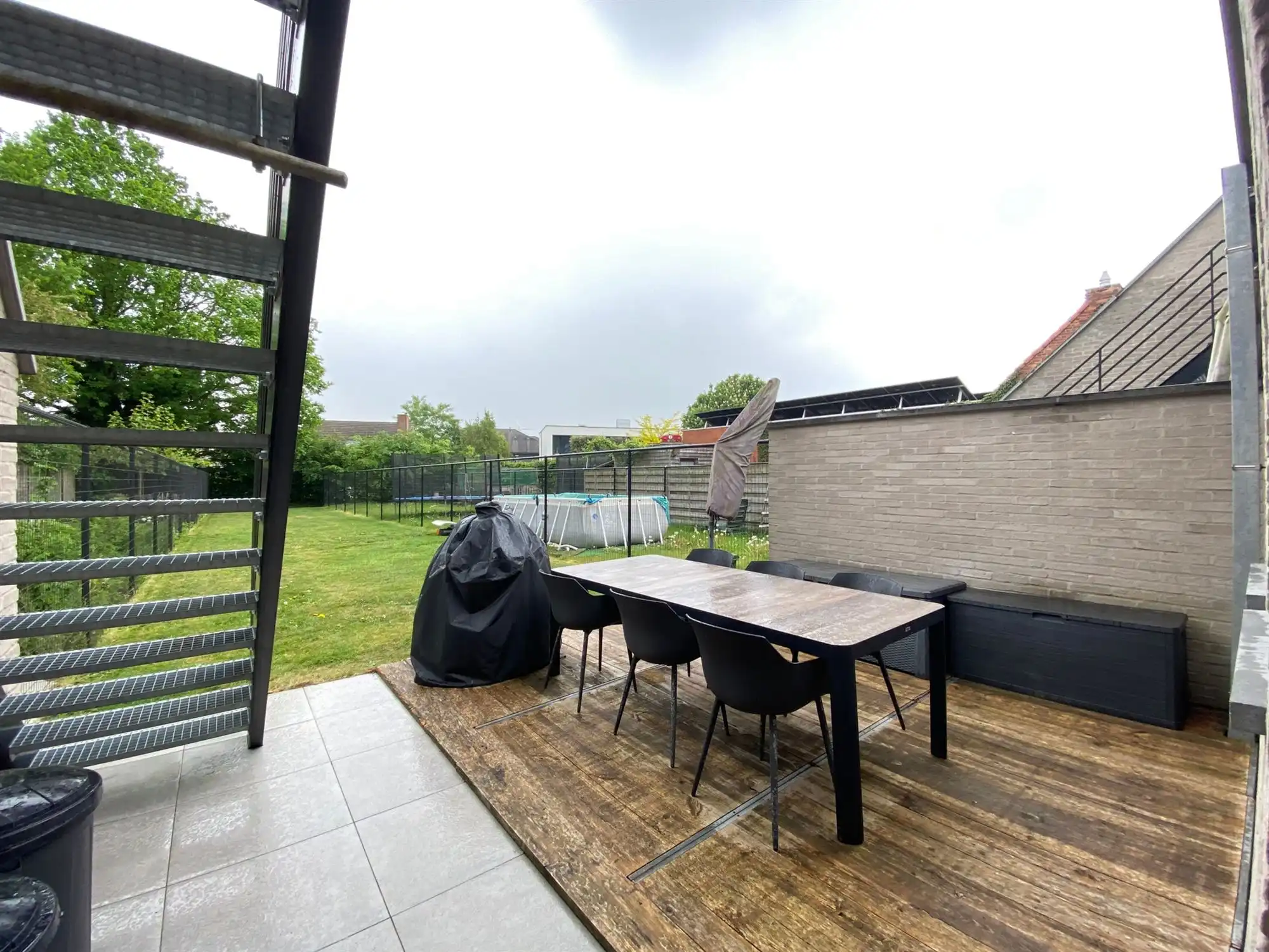Knappe en ruime bel-etage met 3 slaapkamers, grote garage en tuin. foto 22