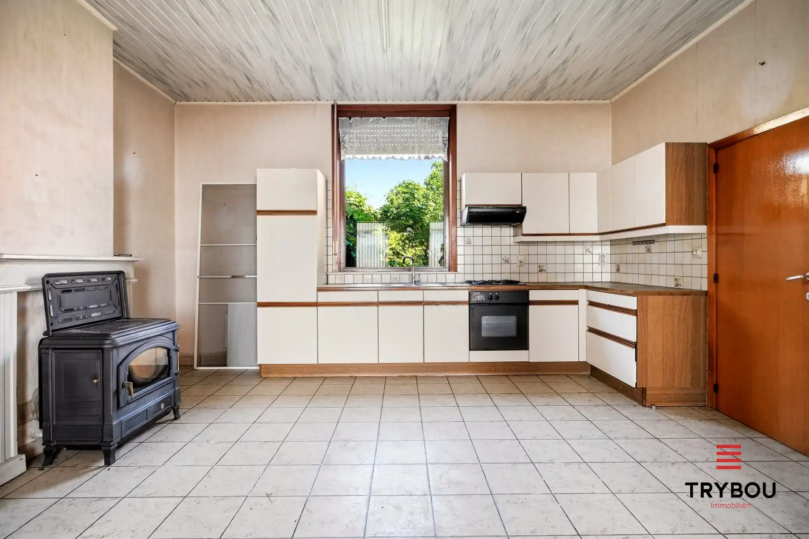 Te renoveren ruime halfopen bebouwing op een perceel van 1491m² met 7 slaapkamers! foto 6
