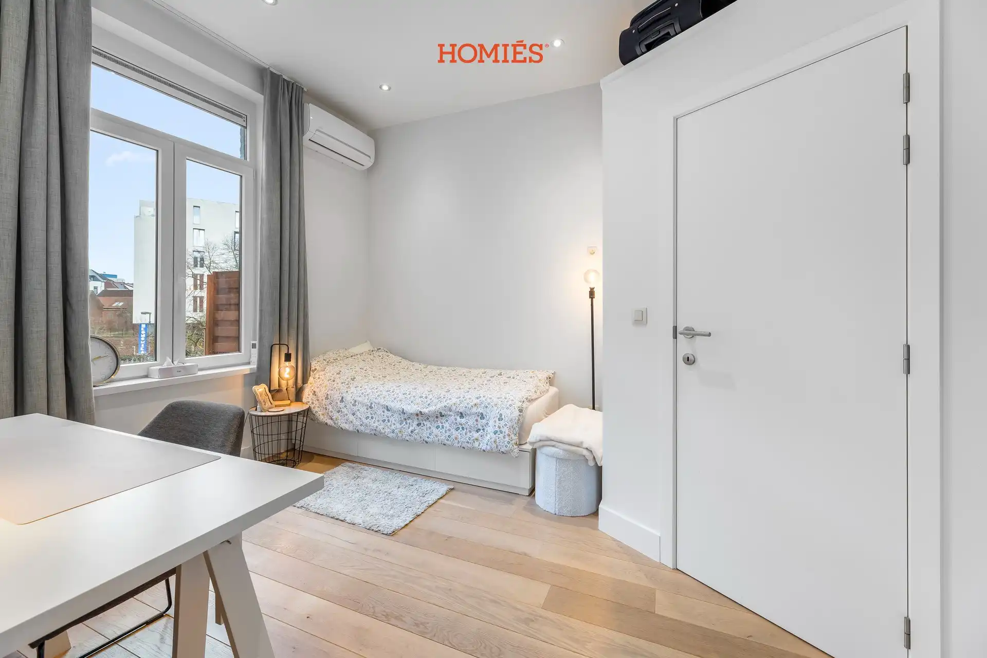 Gezellige studentenkamer eigen sanitair foto {{pictureIndex}}