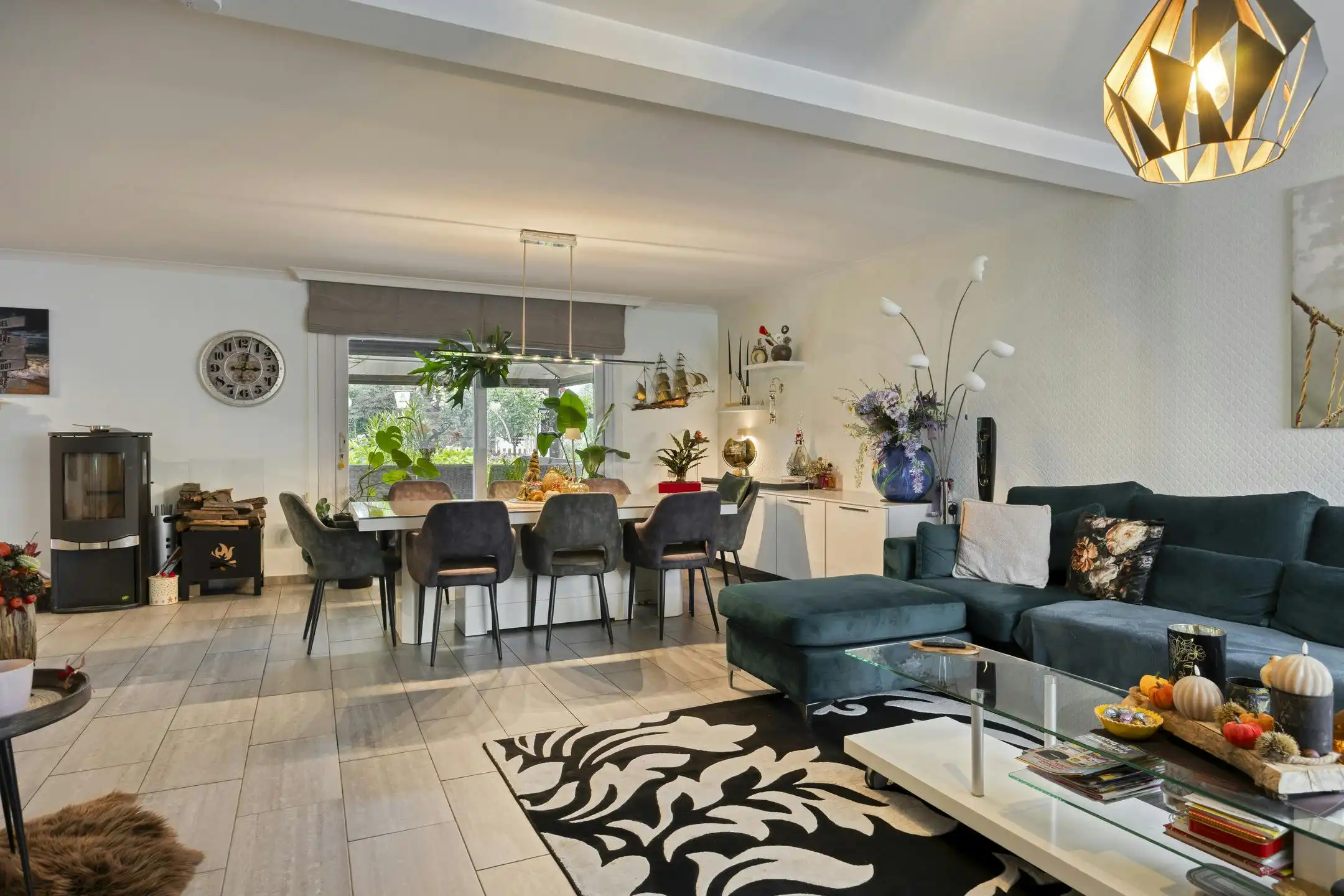 Instapklare gezinswoning met tuin in residentieel Evergem foto 4