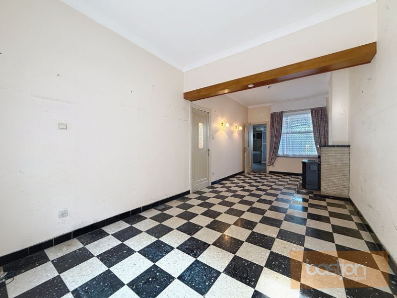 Te koop: Woning met potentieel in het hart van Lauwe – volledig te renoveren foto 4