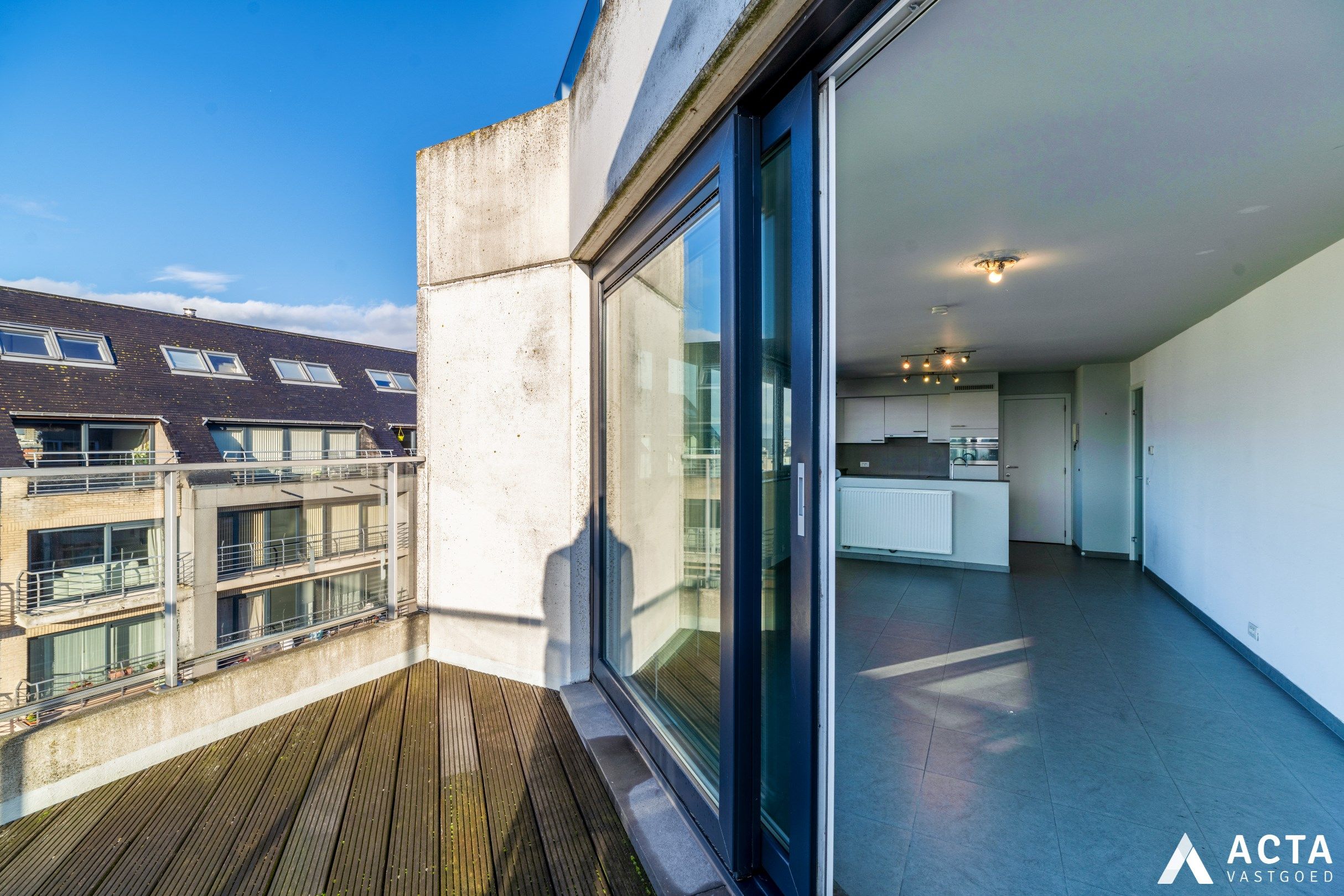 Instapklaar duplex appartement met grote terrassen! foto 9