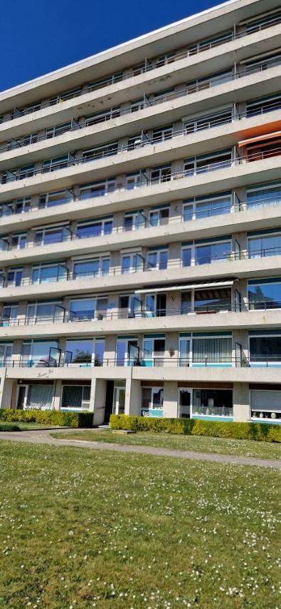 Volledig vernieuwd APPARTEMENT op de 4de verdieping met 2 slaapkamers, ondergrondse kelder en garage in het hoofdgebouw foto 38