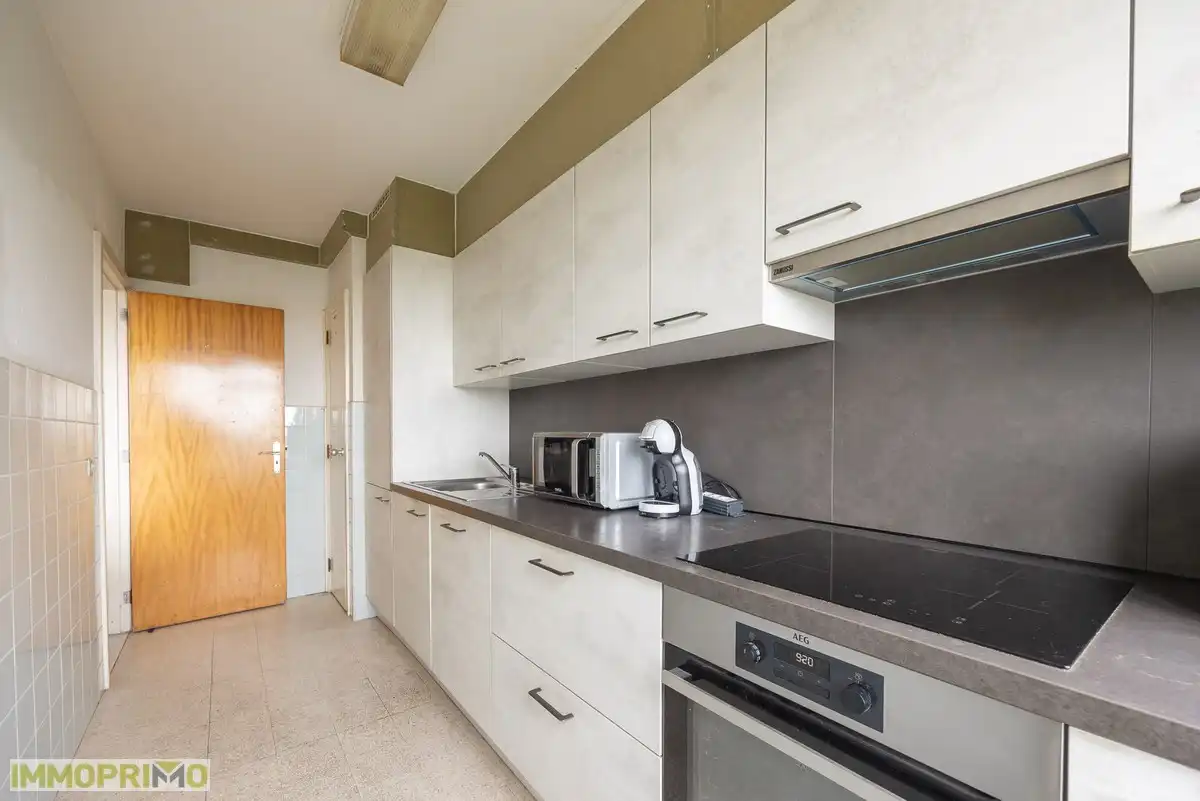 Mooi 2 slaapkamerappartement gelegen op de 9de verdieping met prachtig zicht foto 8