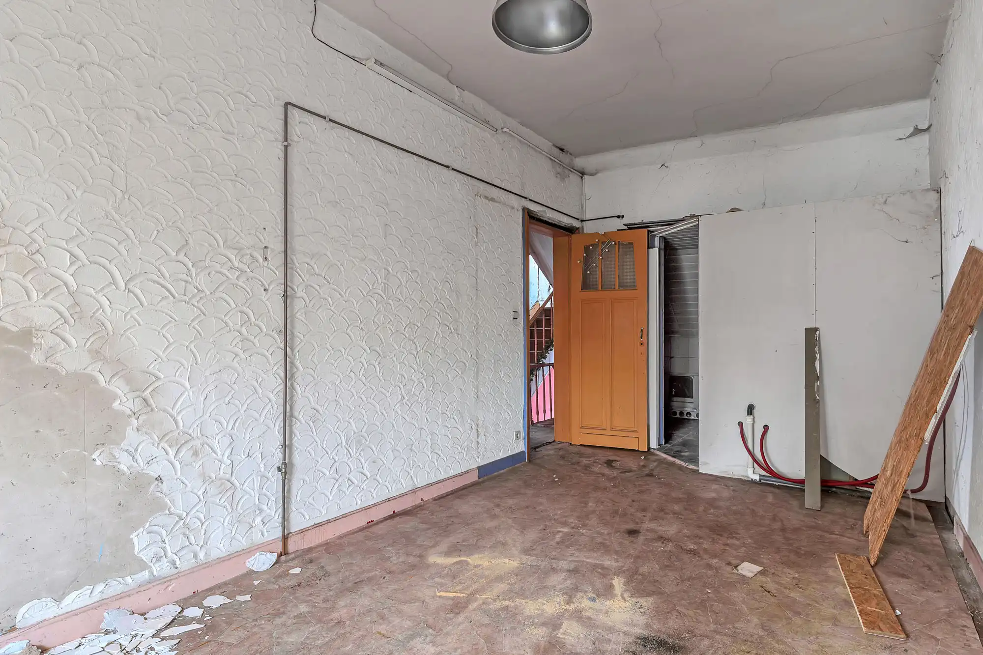 Volledig te renoveren handelspand met woonst op toplocatie foto 10