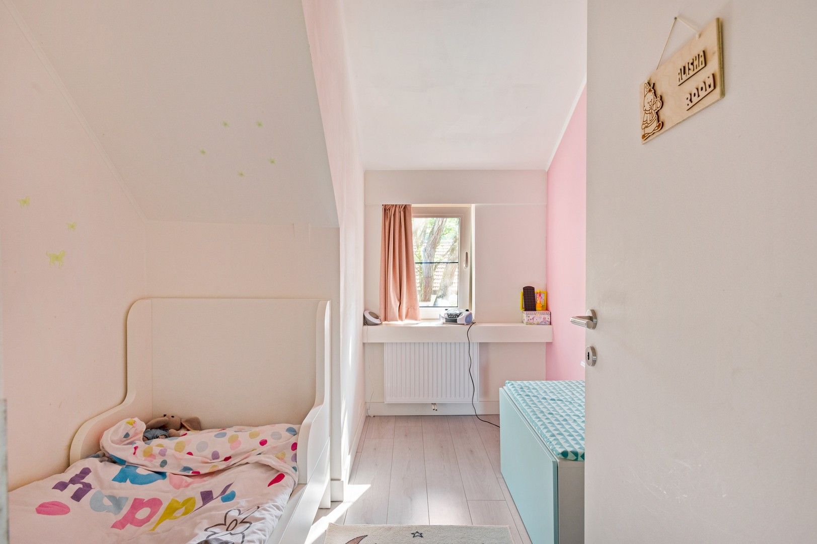 Gerenoveerde woning met 4 slpk, ruime tuin in rustige buurt foto 14