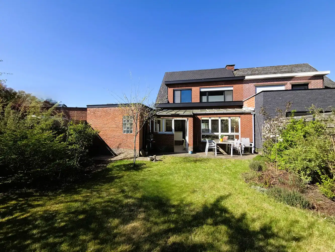 Zeer rustig gelegen woning in Mariaburg, gerenoveerd en voorzien van 3 slaapkamers en ruime garage aanbouw foto 15