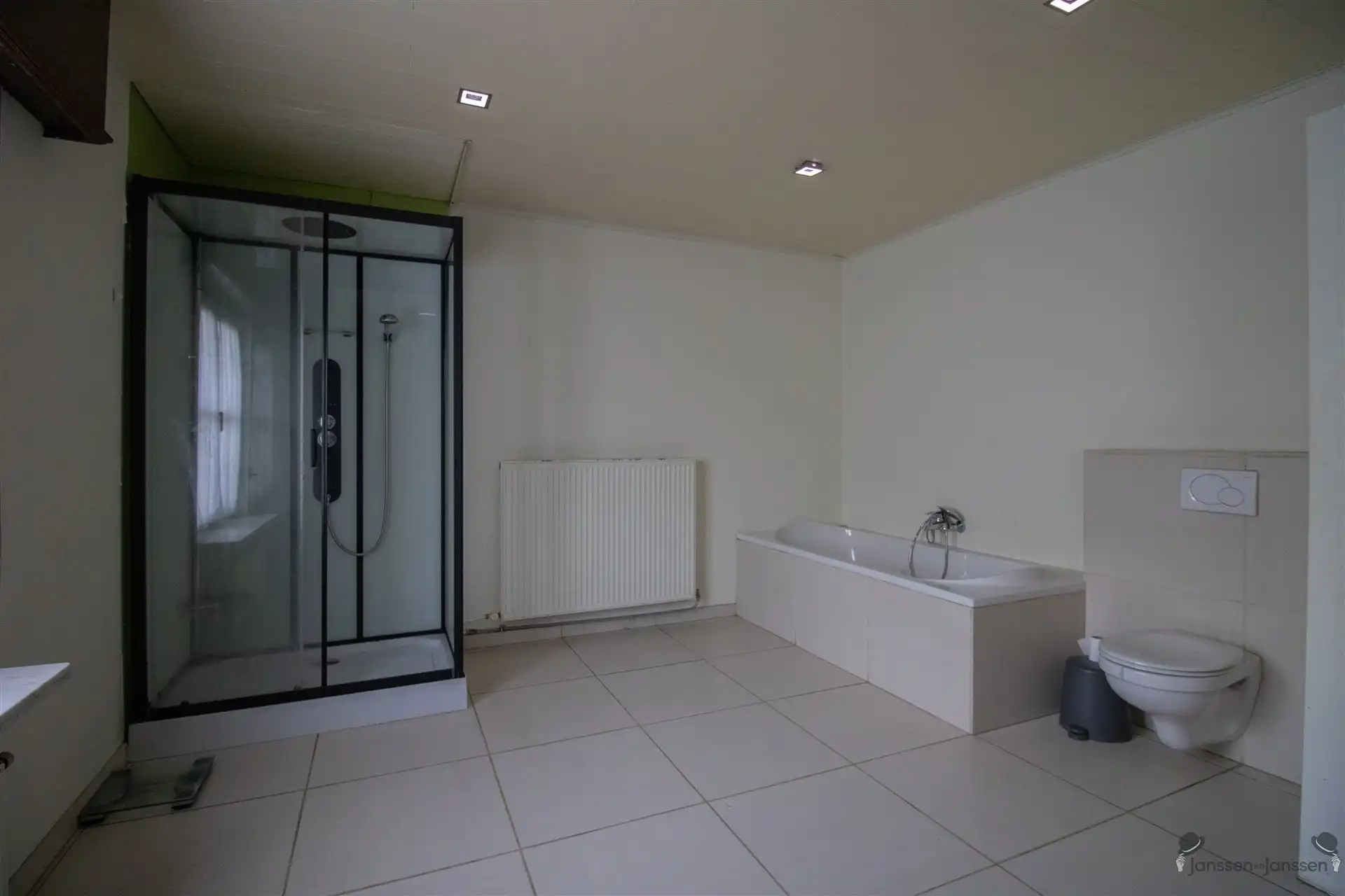 Rustig gelegen villa met min. 5 slaapkamers, ruime garage en zwembad op 1.876 m² foto 10