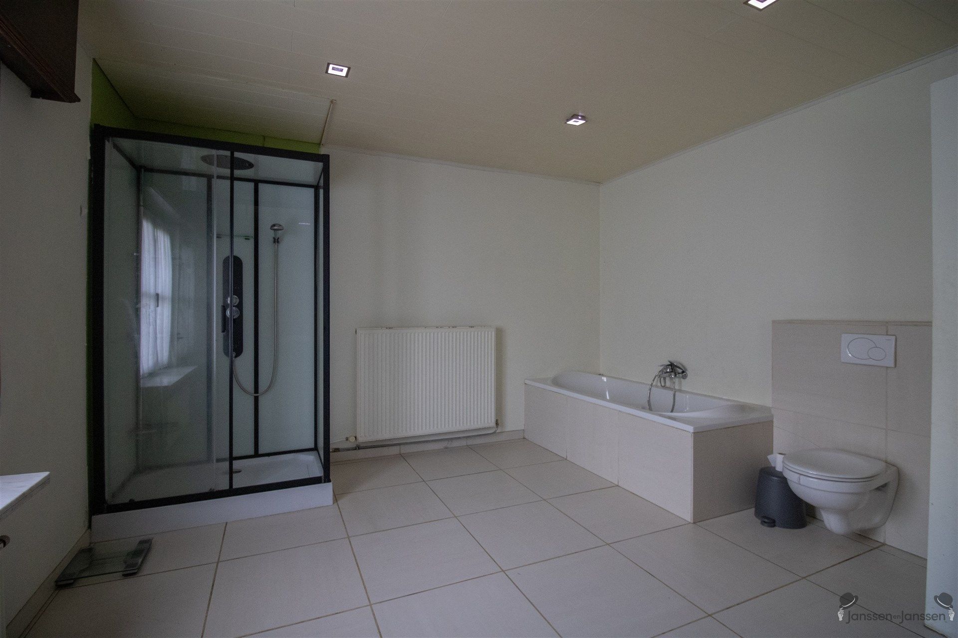 Rustig gelegen villa met min. 5 slaapkamers, ruime garage en zwembad op 1.876 m² foto 10