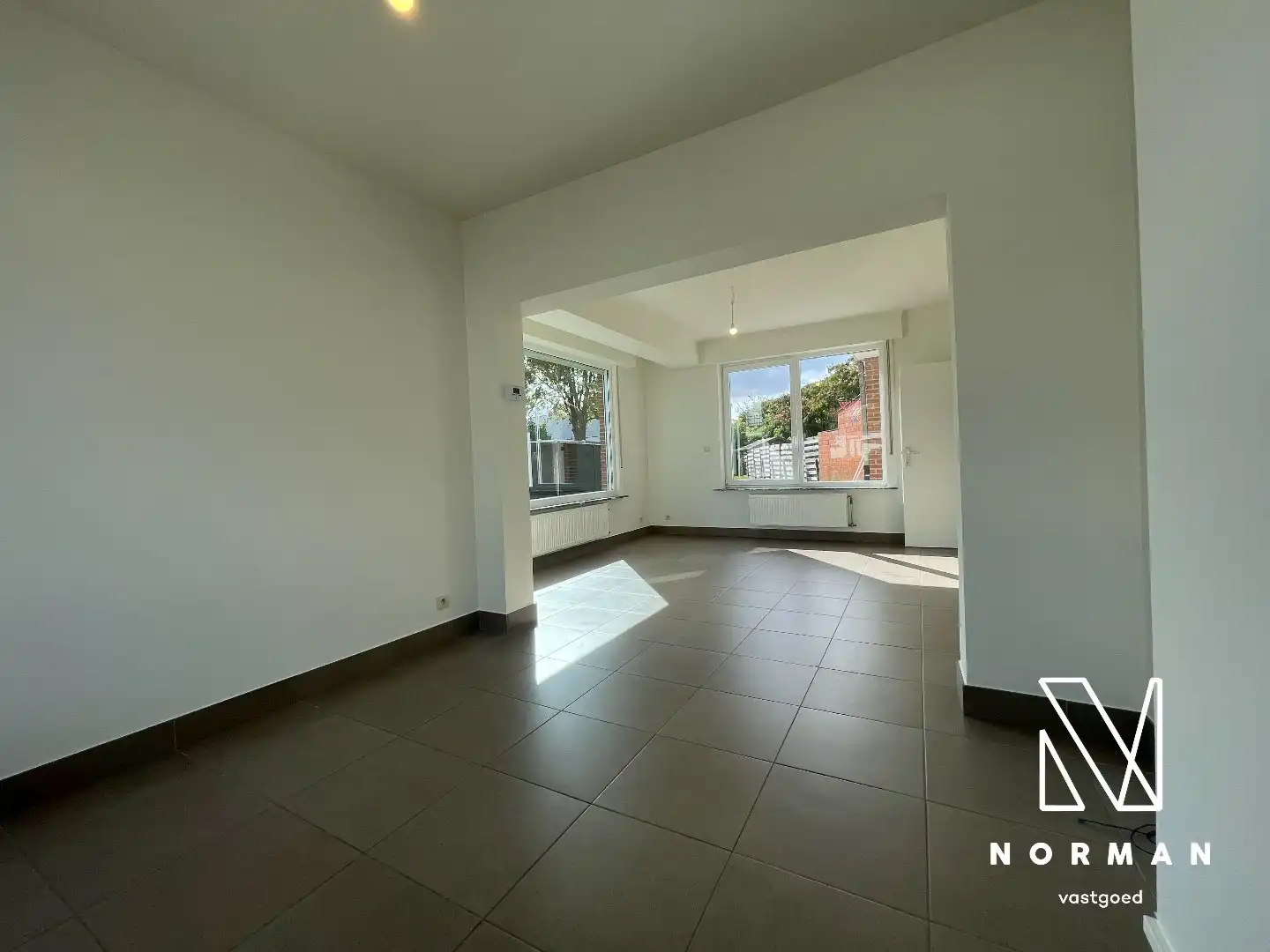 Instapklare, stijlvol gerenoveerde woning nabij het centrum van Kuurne foto 3