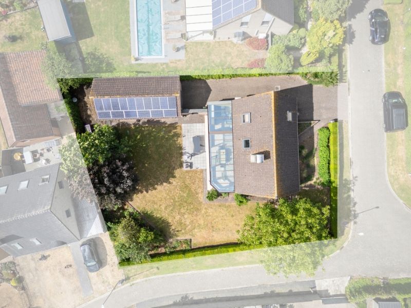 Vrijstaande woning rustige wijk - 832m² grond! foto 2