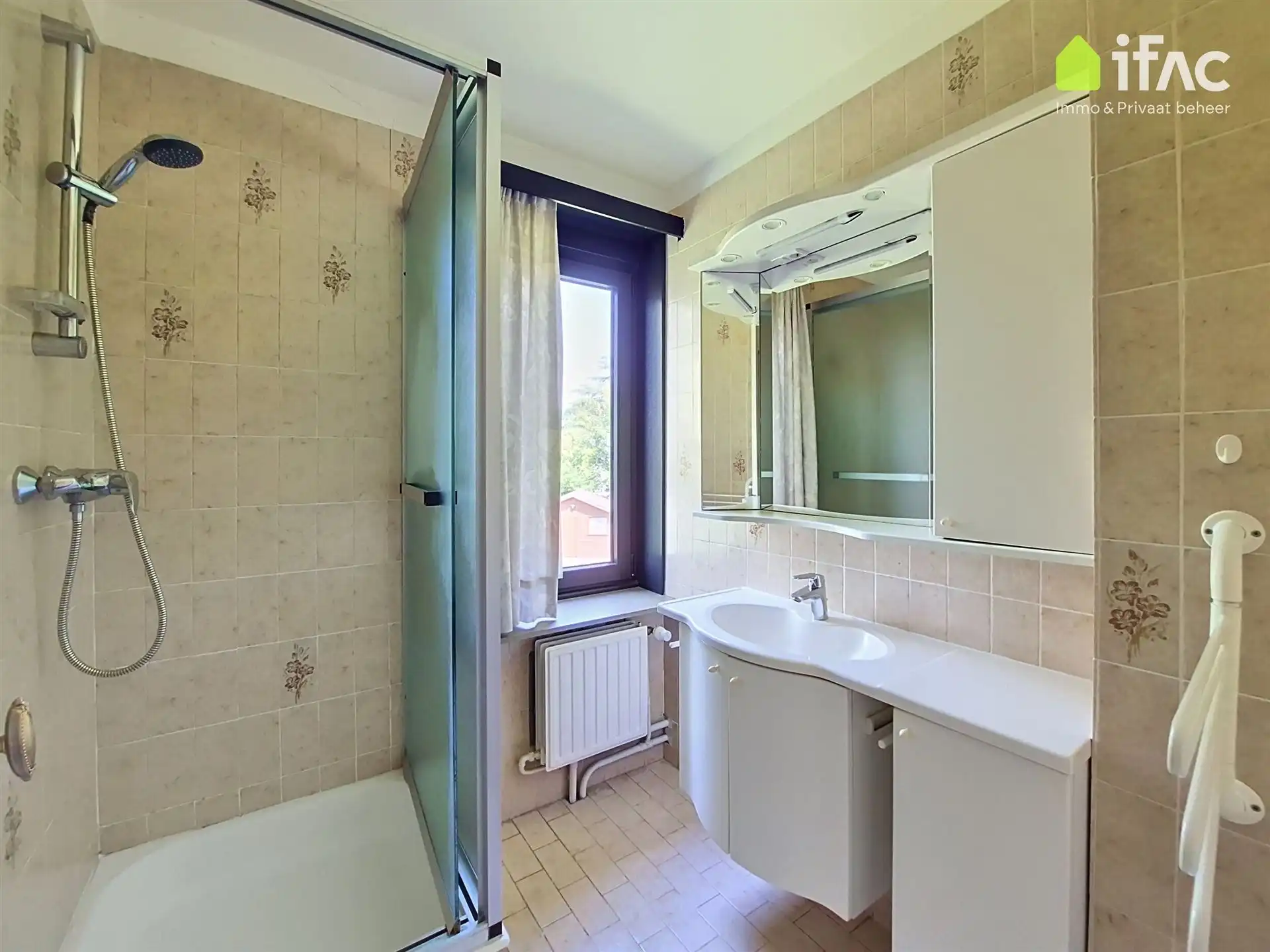 Rustig gelegen gerenoveerde villa in perfecte staat foto 20