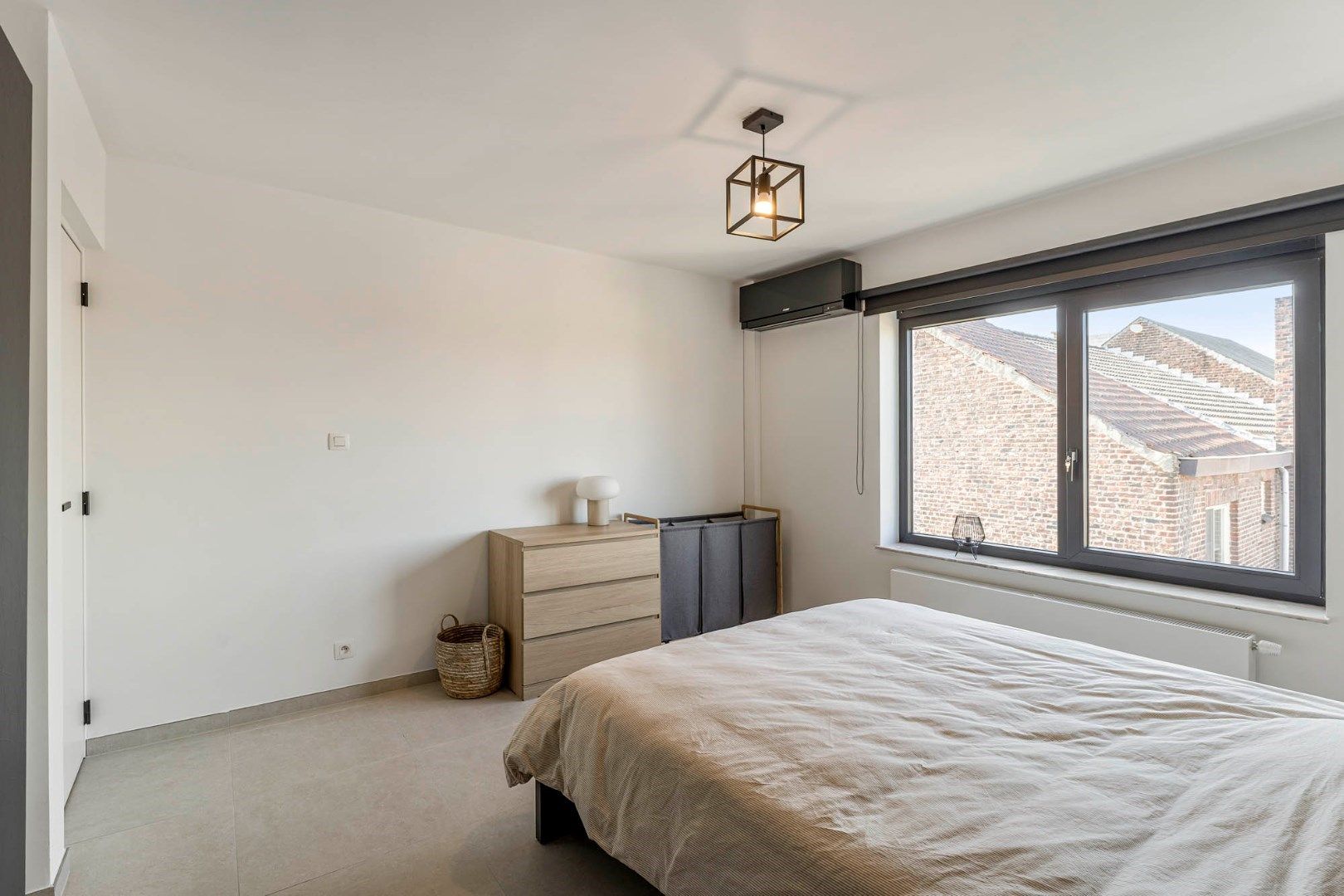 Knap afgewerkt 2-slaapkamer appartement met standplaats vlakbij het centrum foto 24
