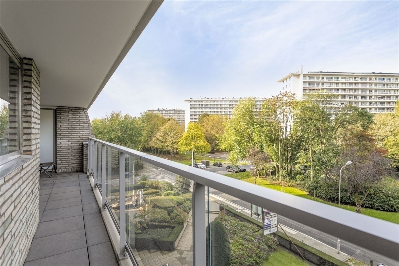 Ruim appartement met terras te Berchem foto 2