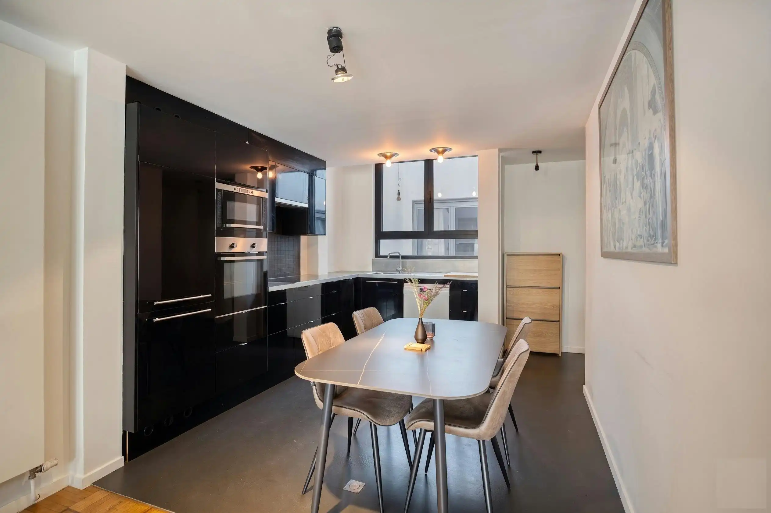 2 slaapkamerappartement te koop in het centrum van Antwerpen foto 3