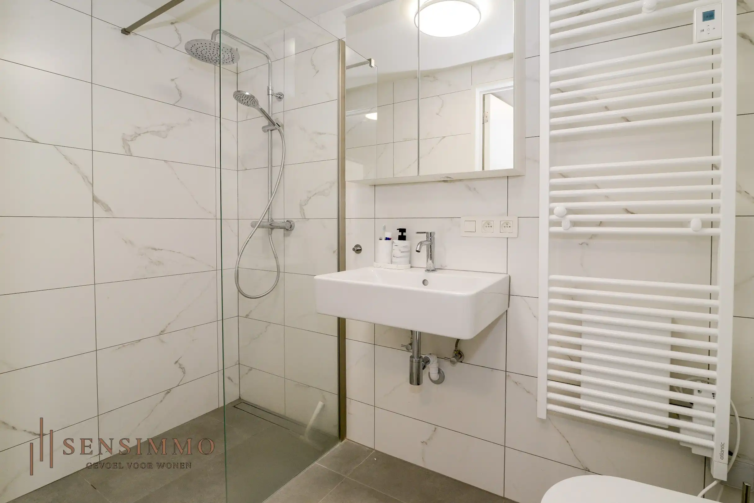 Prachtig gerenoveerd twee­slaapkamerappartement in het hart van Pelt centrum foto 12