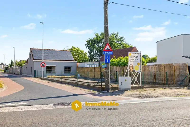 INSTAPKLARE WONING, CENTRAAL GELEGEN IN WACHTEBEKE - TE KOOP foto 2