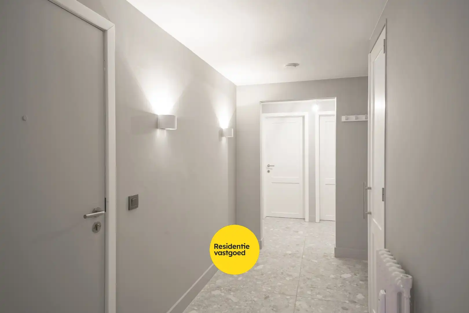 Gerenoveerd 2-slpk appartement met lift in Oostende foto 13