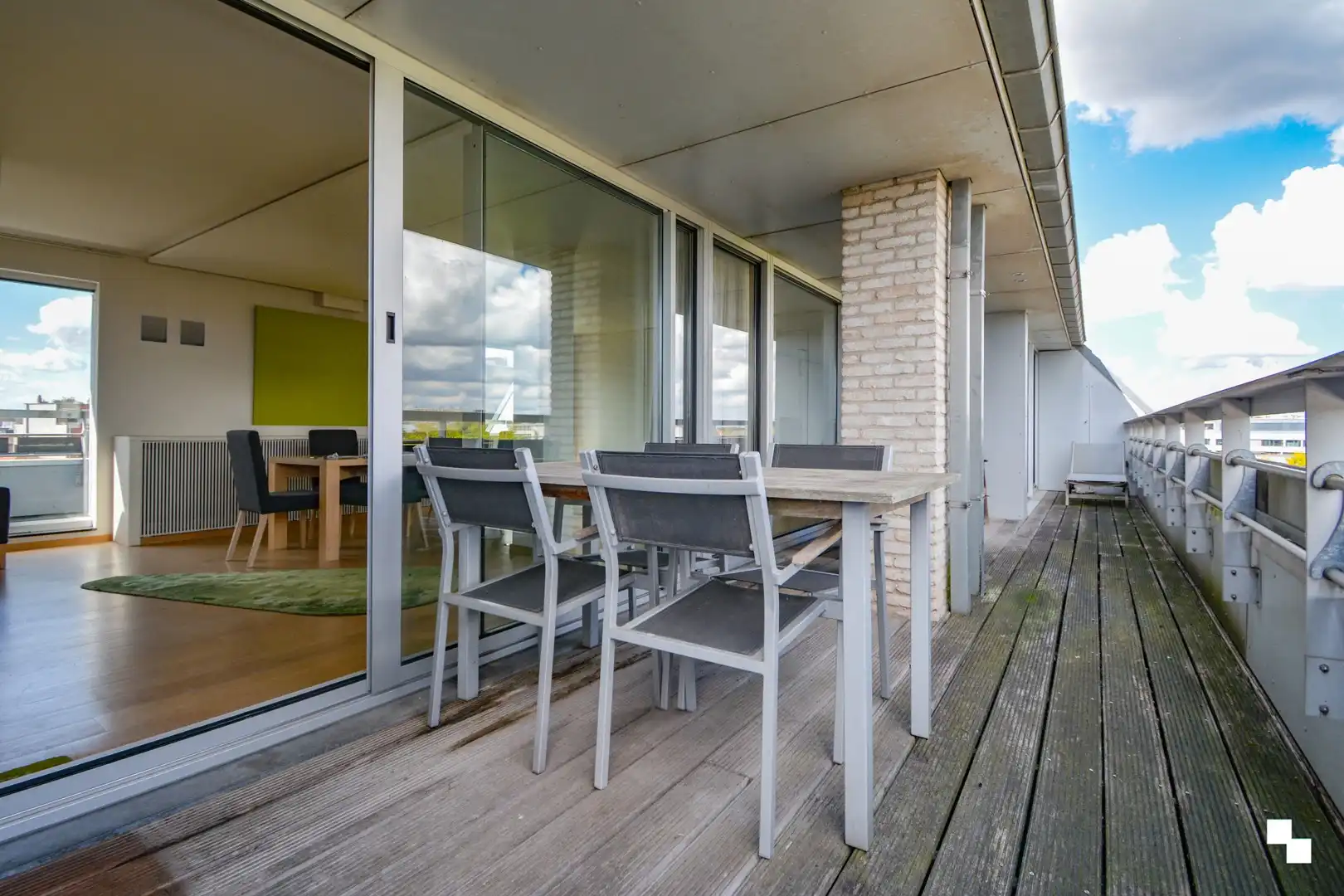 UItzonderlijk ruim appartement aan het water te Roeselare! foto 16