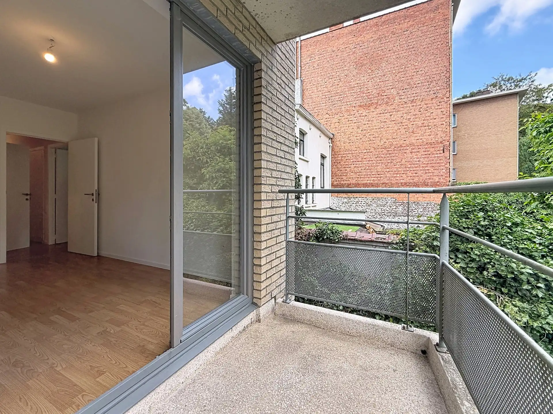 Ruim appartement met 2 terrassen en 4 slaapkamers in Ukkel! foto 2
