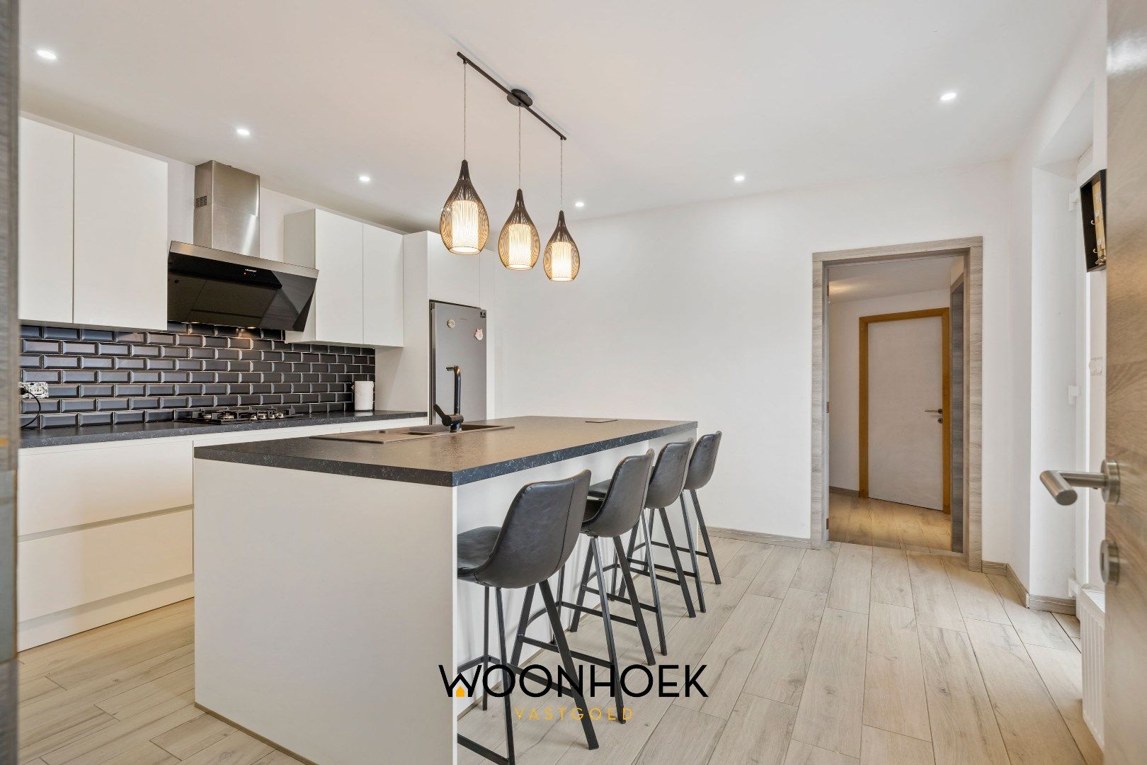 Gerenoveerde (label C) 3-slpk woning nabij het centrum van Sint-Niklaas! foto 2