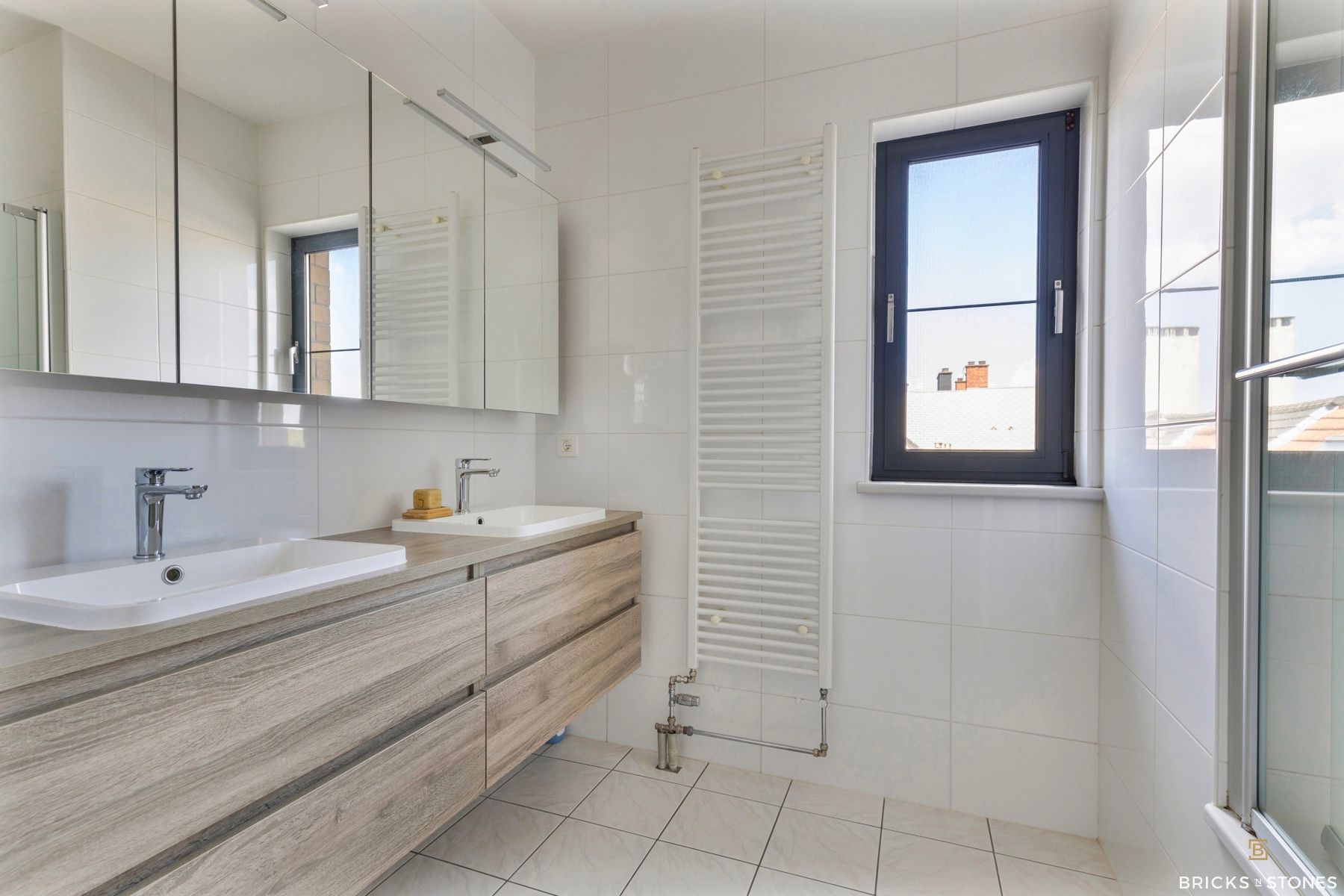 Stijlvol bemeubeld duplexappartement in Harmoniebuurt foto 8