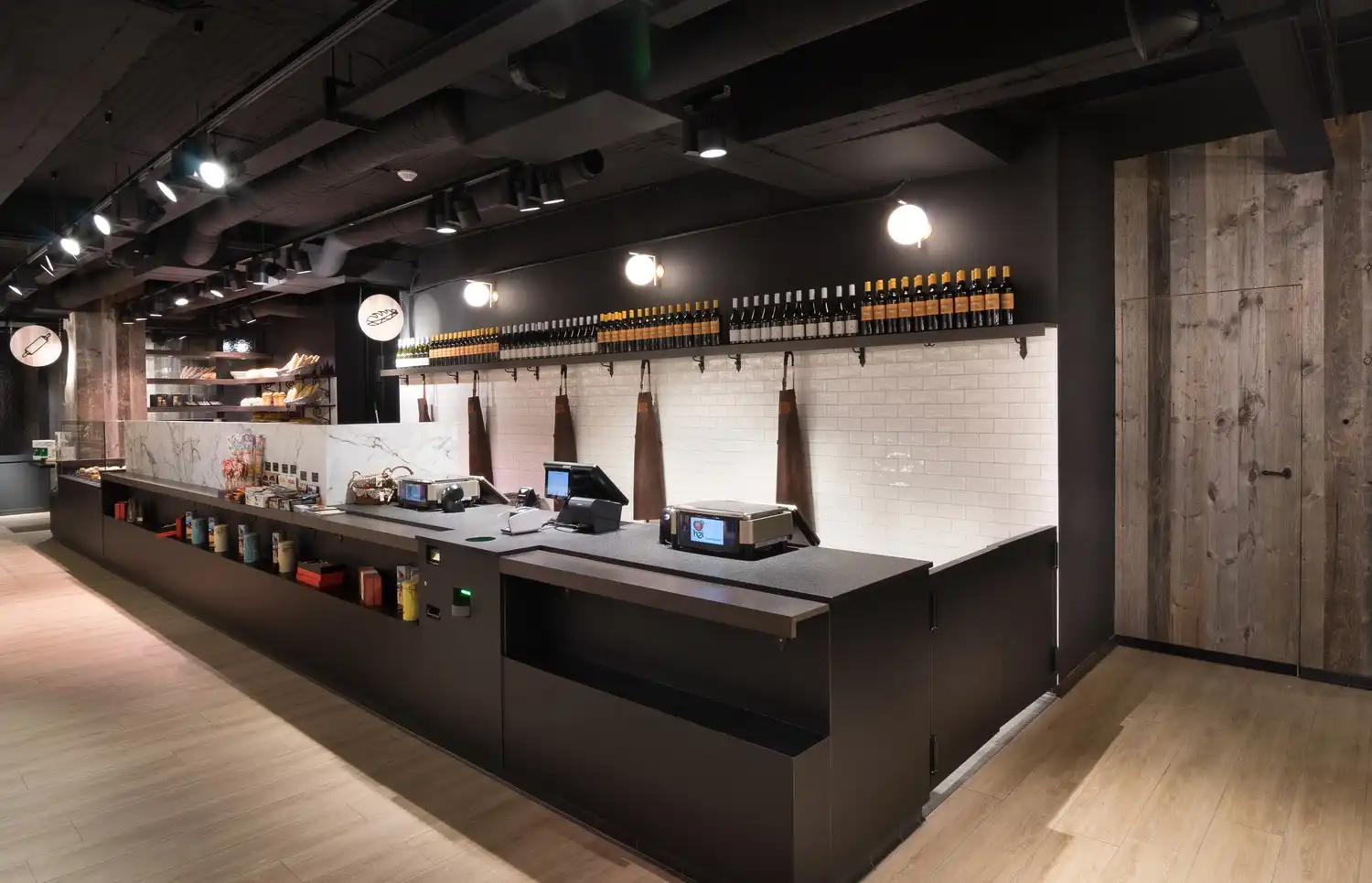 Opvallend instapklaar handelspand met 17 m gevelbreedte en topvisibiliteit foto 17