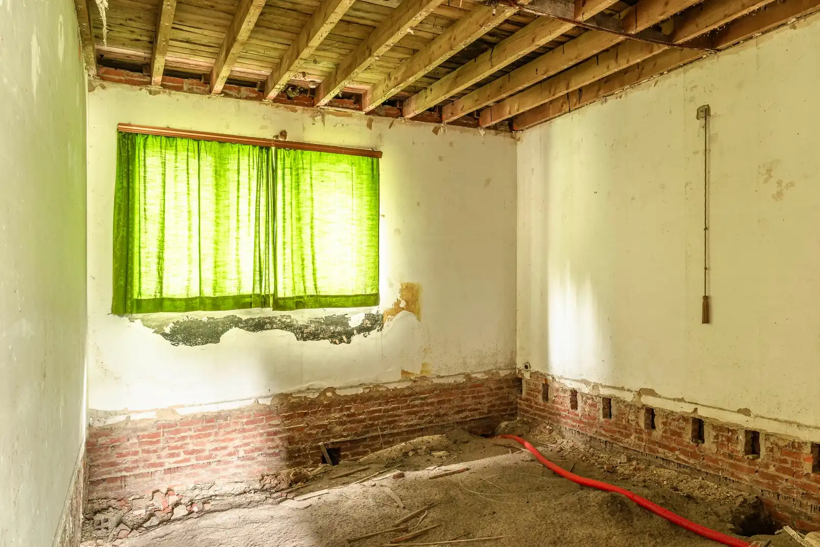 Unieke bouwgrond met vergunde renovatie of nieuwbouwmogelijkheid foto 13