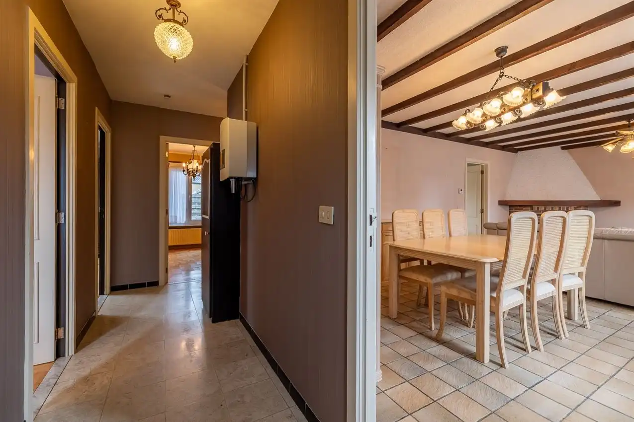 Gelijkvloers, toplocatie, prima indeling, label D, prachtige boom foto 9