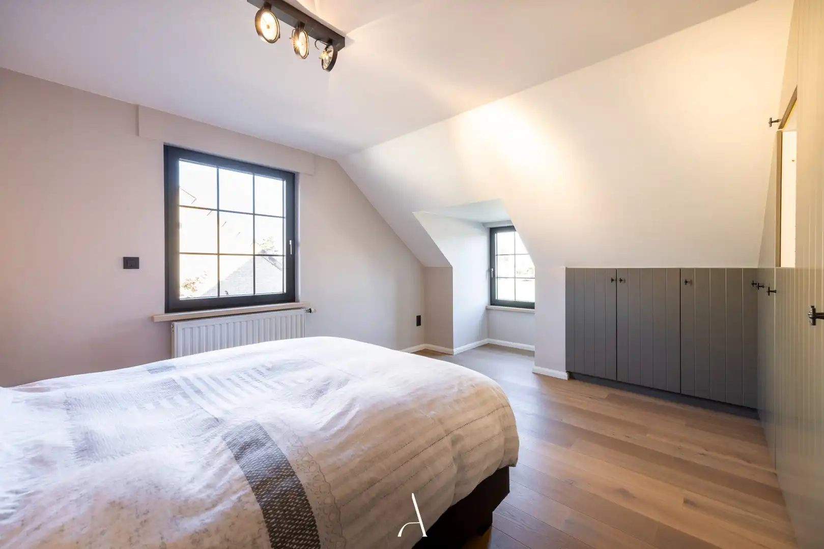 Hoogwaardig gerenoveerde woning met verwarmd zwembad in het centrum van Ophoven foto 13