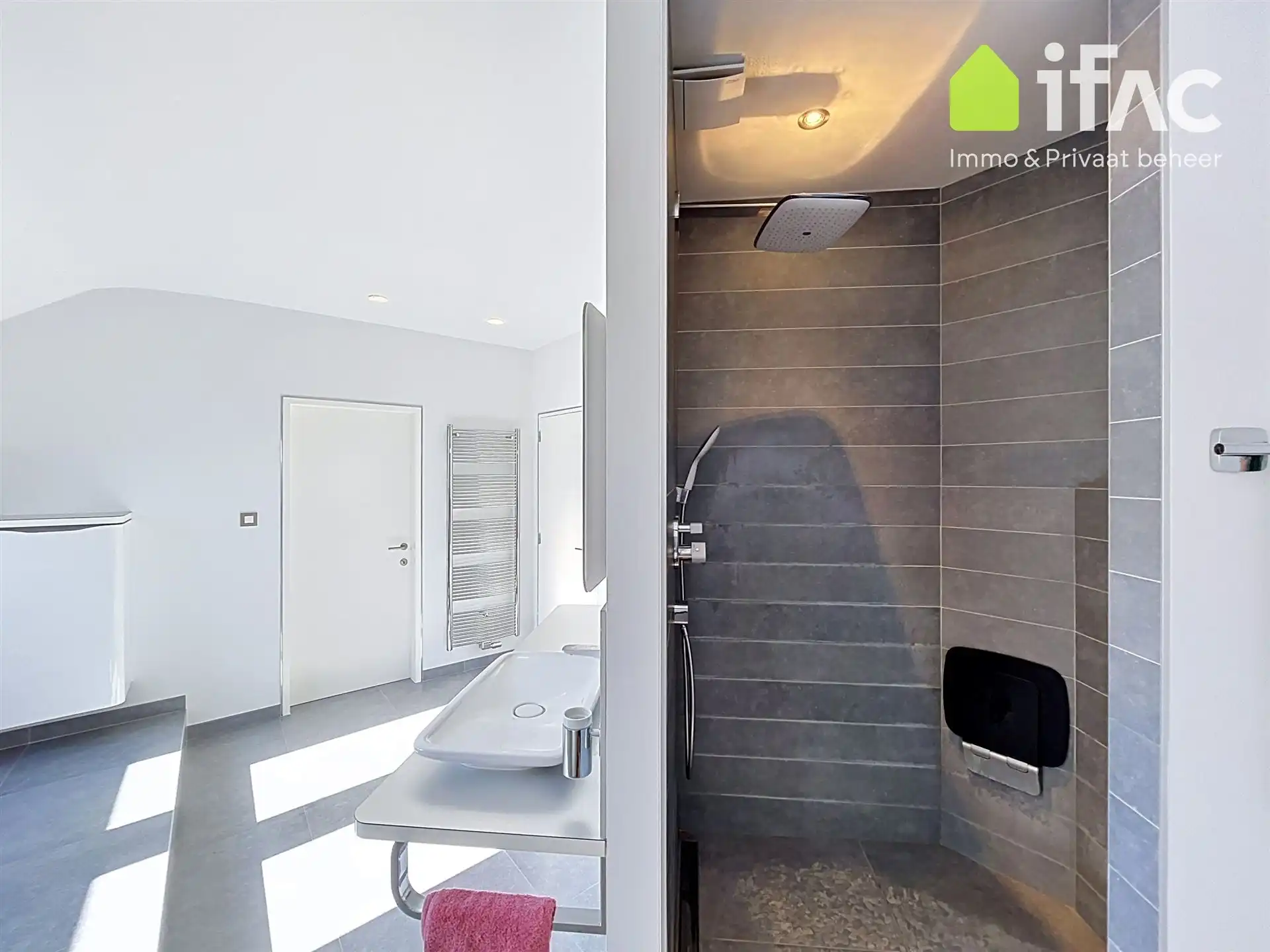 Ruime en energiezuinige villa op toplocatie foto 33