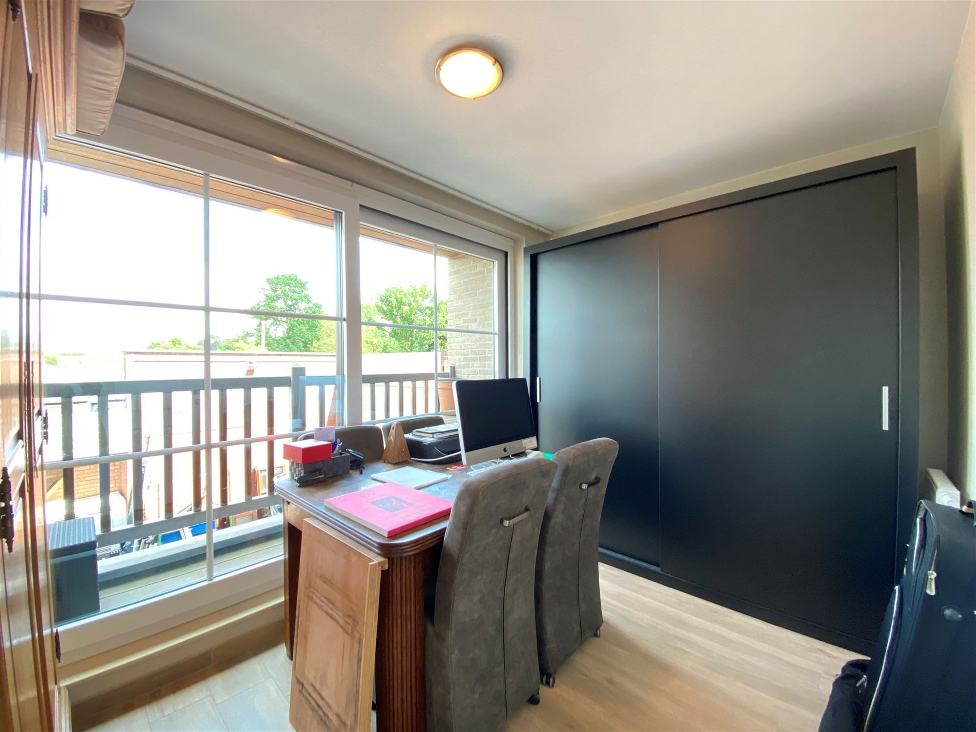 Mooi afgewerkt 2-slpk appartement te Kaprijke met 2 terrassen en ondergrondse staanplaats en berging foto 18