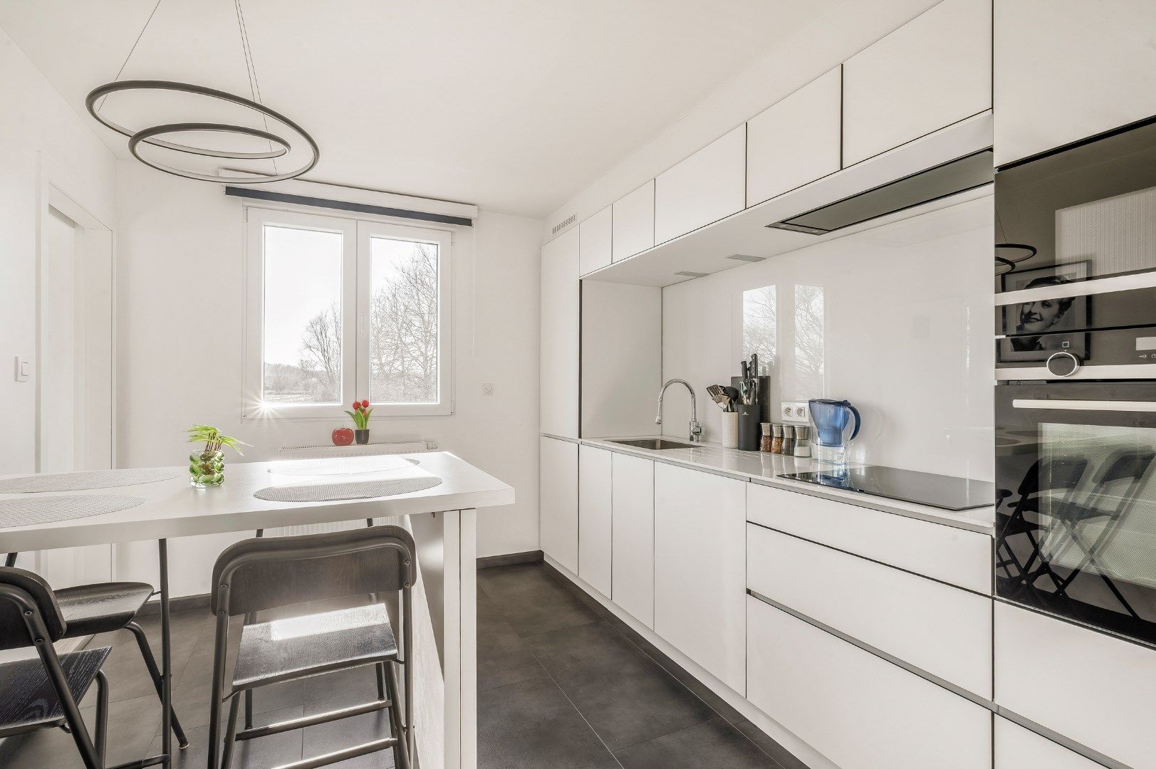 GERENOVEERDE WONING MET 3 SLPKS, TUIN EN RUIME GARAGE (973m²) foto 11