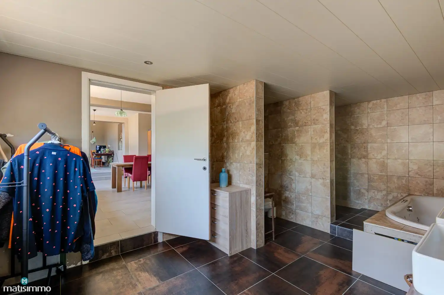 CHARMANTE EN RIANTE EENGEZINSWONING MET 4 RUIME SLAAPKAMERS, 2 BADKAMERS, OPSLAGRUIMTE/WERKHUIS EN UITGESTREKTE TUIN (1.355 M²) IN GROTE-SPOUWEN foto 13