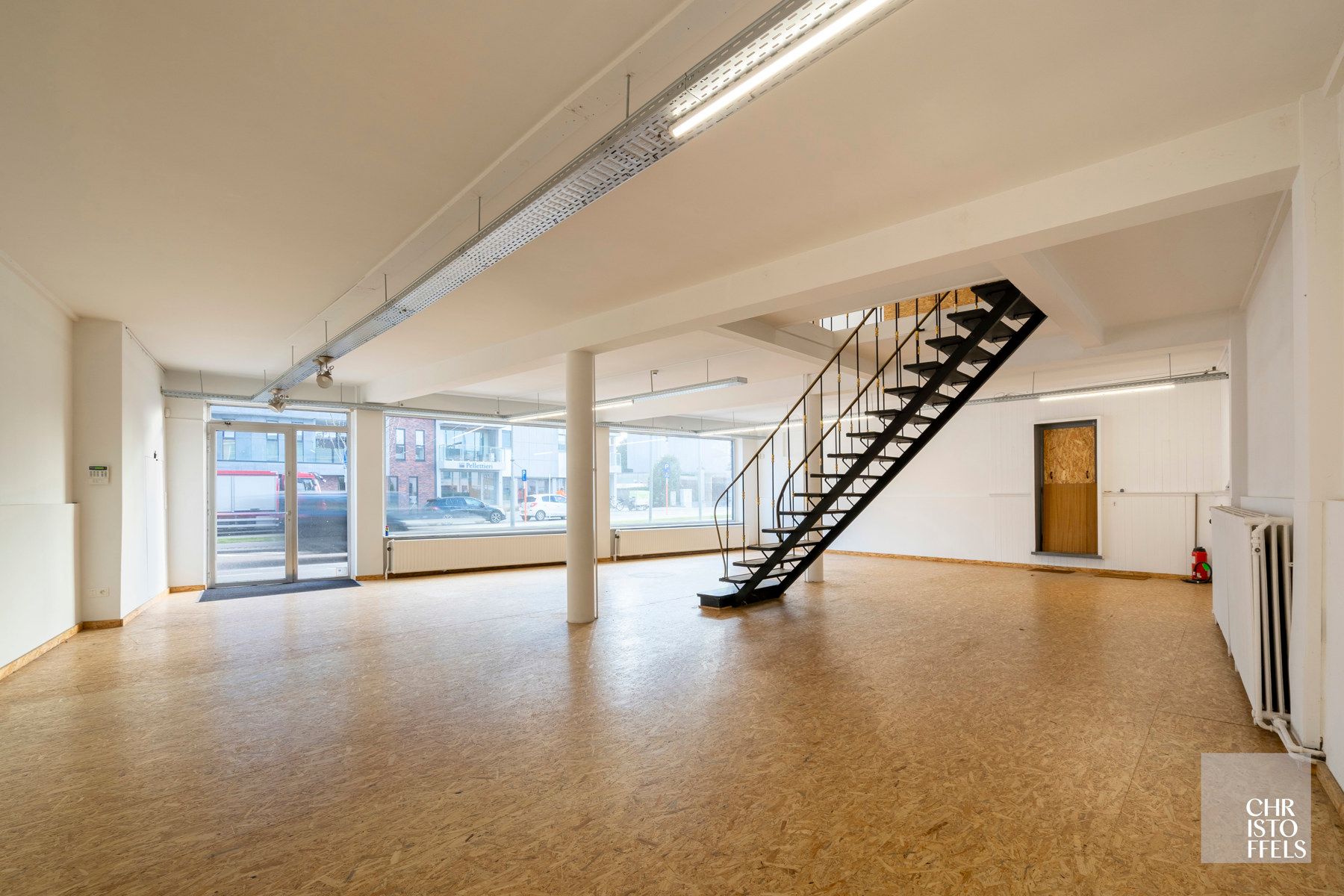 Polyvalent handelspand op een maximale zichtlocatie foto 5