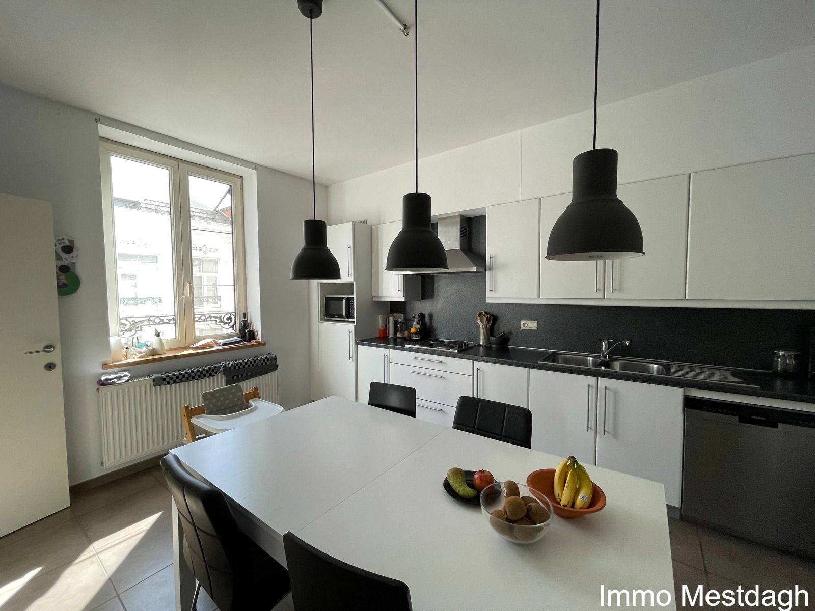 Duplex appartement met terras, autostaanplaats binnen + 6 zonnepanelen foto 6