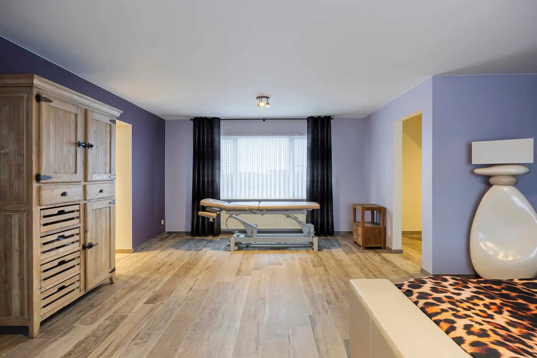 Landelijk pand met loodsen op meer dan 1 hectare grond foto 10