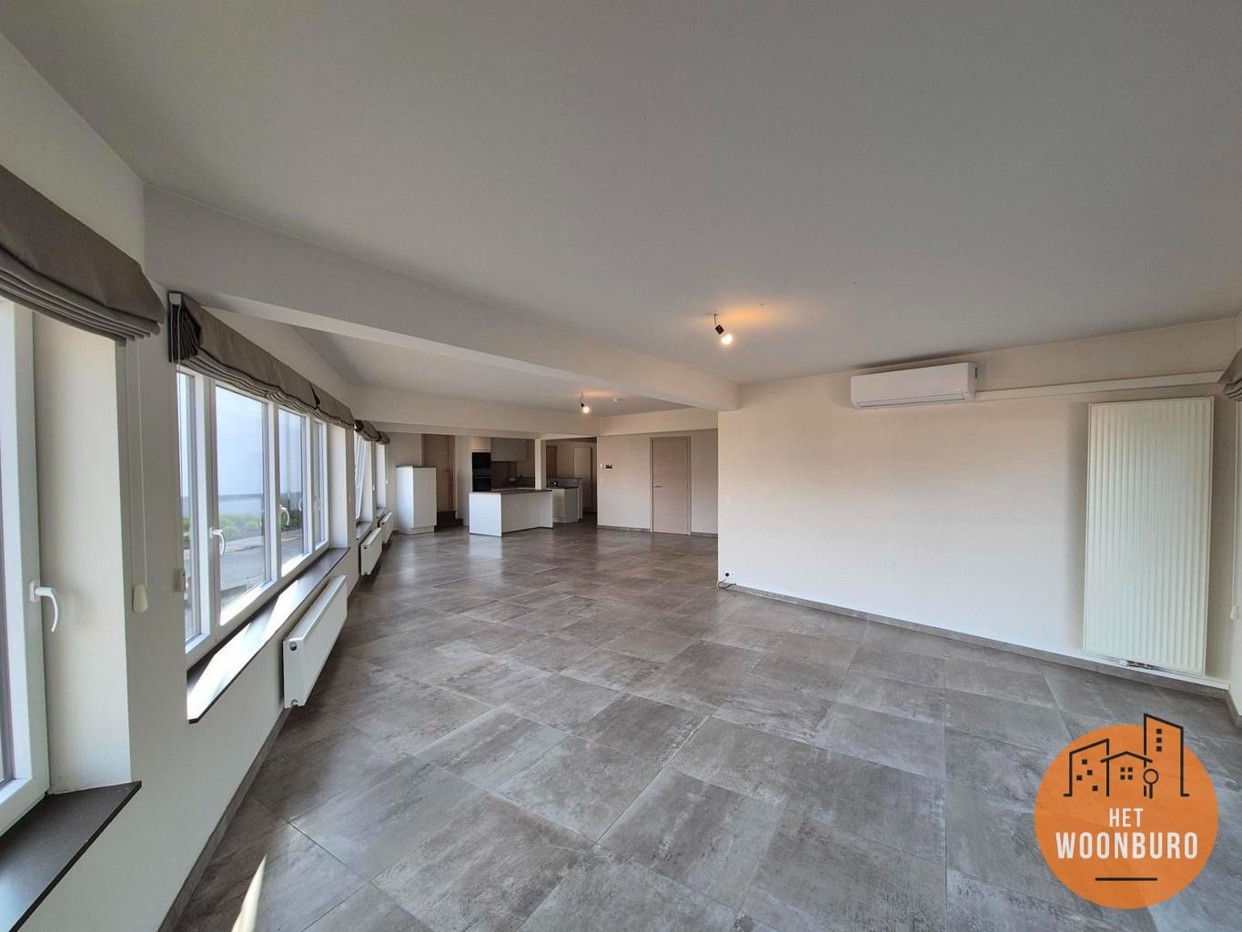 Ruim, lichtrijk appartement 1e verd. met 2 slaapkamers foto 9