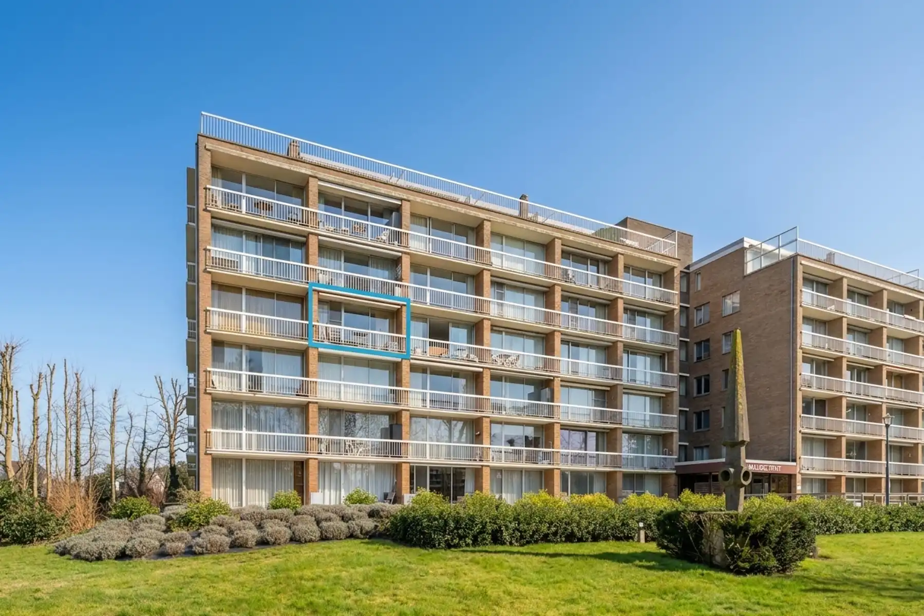 Zonnig appartement met terrasje foto {{pictureIndex}}