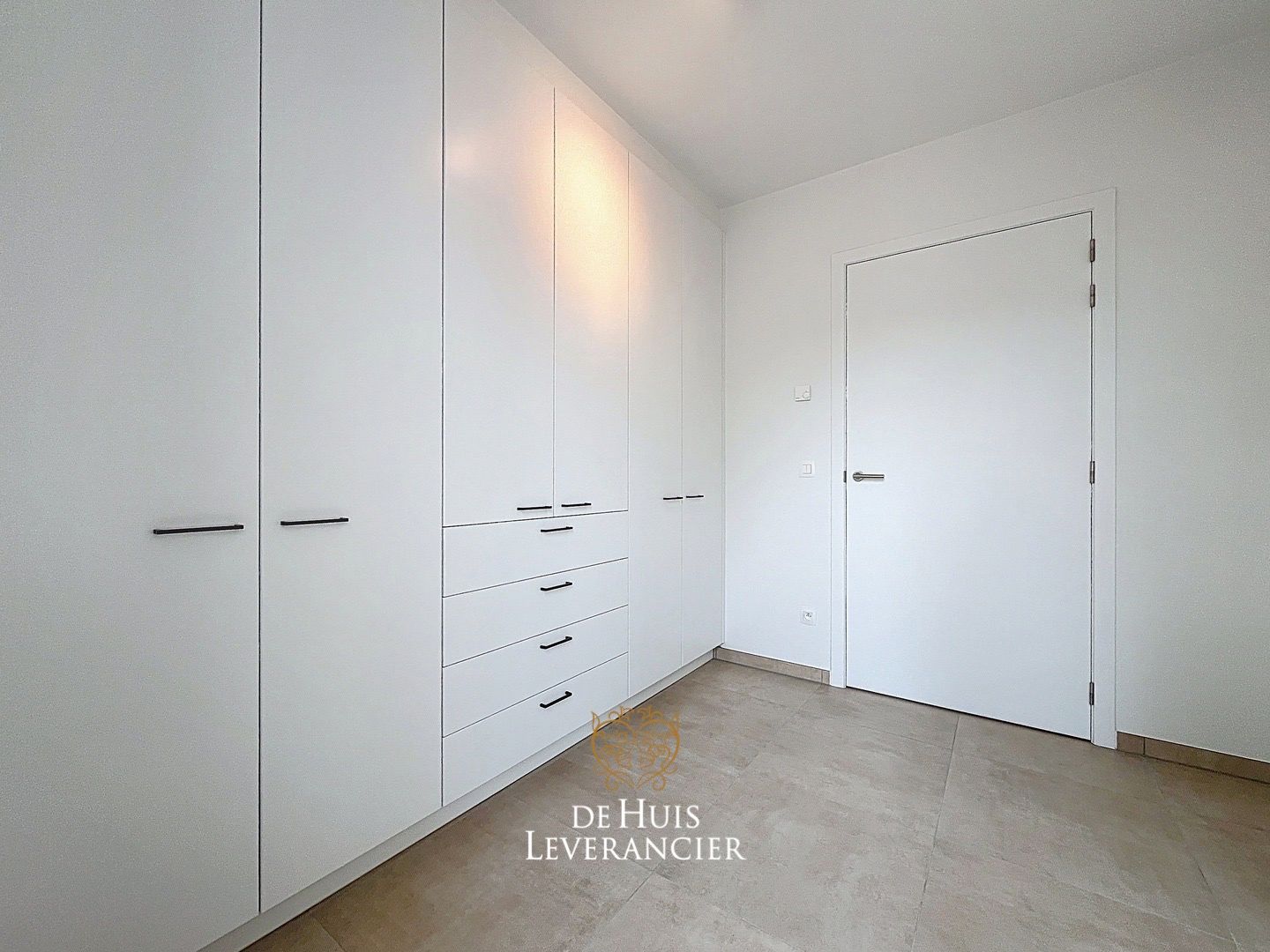 Discrete luxe & tijdloze elegantie : subliem nieuwbouwappartement met terras en gemeenschappelijk tuin te koop in Boechout foto 16