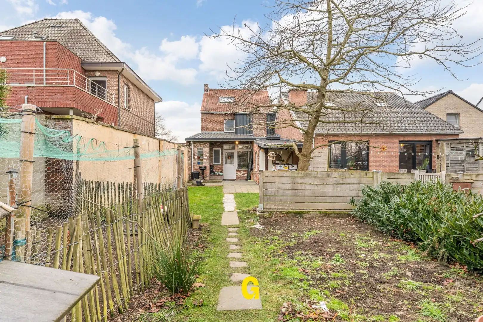 Leuke rijwoning met karakter, 3 slaapkamers, uitbreidingsmogelijkheden op zolder en gezellig tuintje met carport bereikbaar langs achter. foto 25