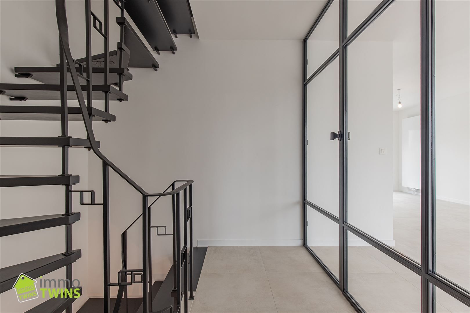 Ruime gerenoveerde bel-etagewoning te Oudegem foto 19