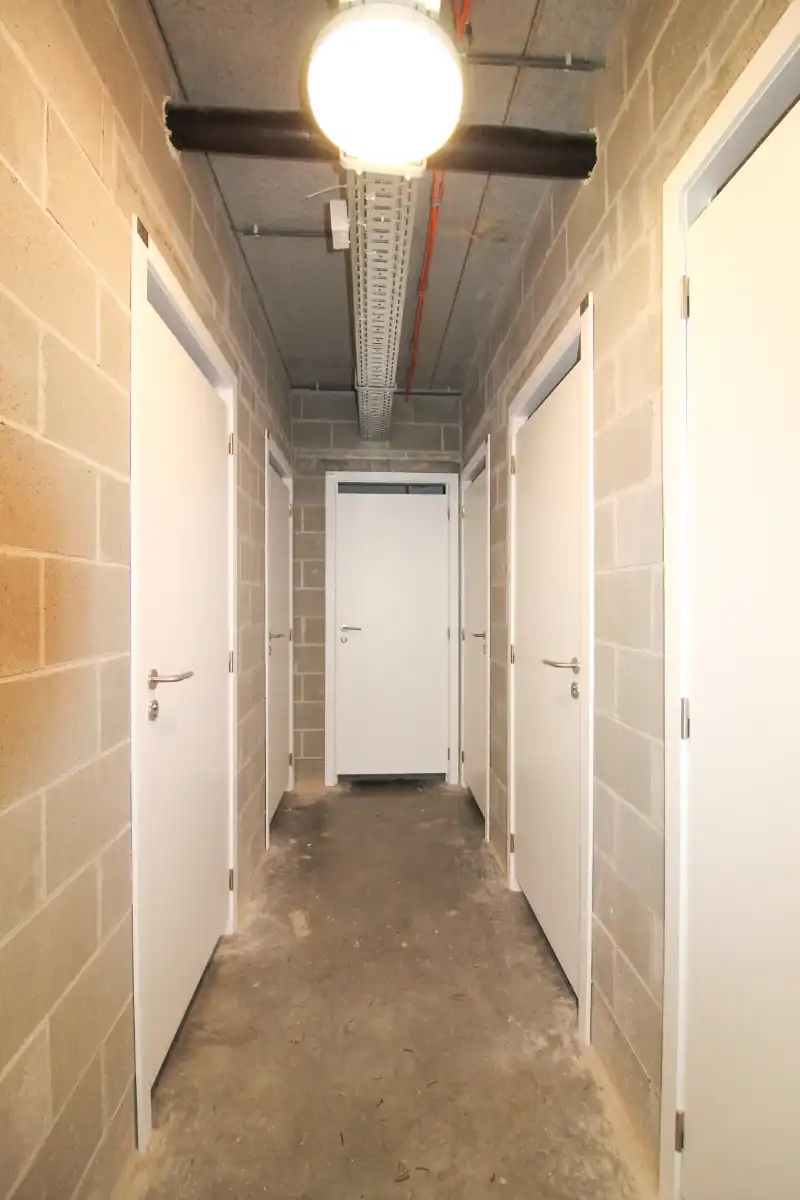 Modern en lichtrijk appartement te huur in Ingelmunster foto 15